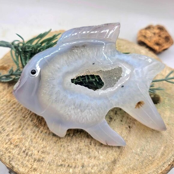 Nature Druzy Agate Hand Carved 4" Fish Figure   This beautiful fish decor figure - Picture 1 of 10